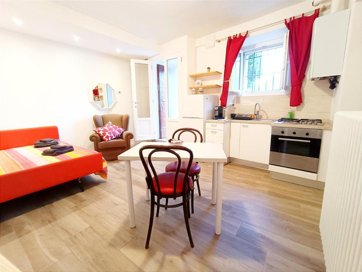 La Casa Del Barcaiolo Apartment Малграте Екстериор снимка