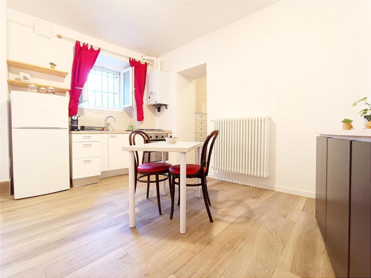 La Casa Del Barcaiolo Apartment Малграте Екстериор снимка